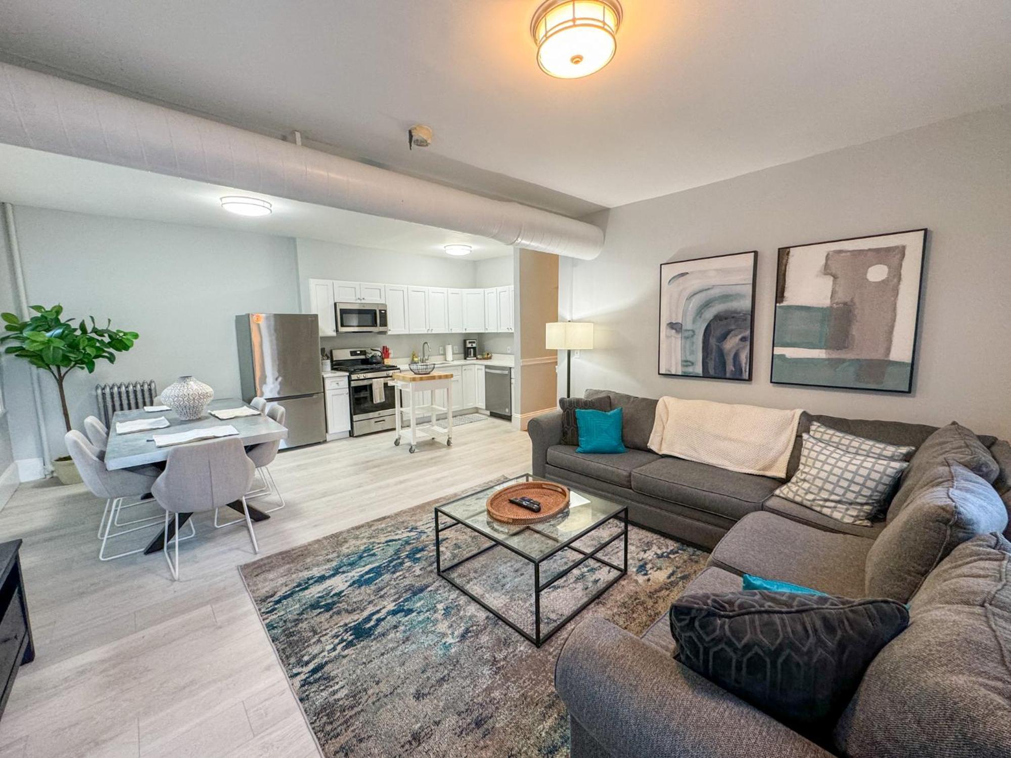 Apartamento Huge,3 Bed,2Bath,Public Transport,Boston,Sleeps 9 Brookline Exterior foto